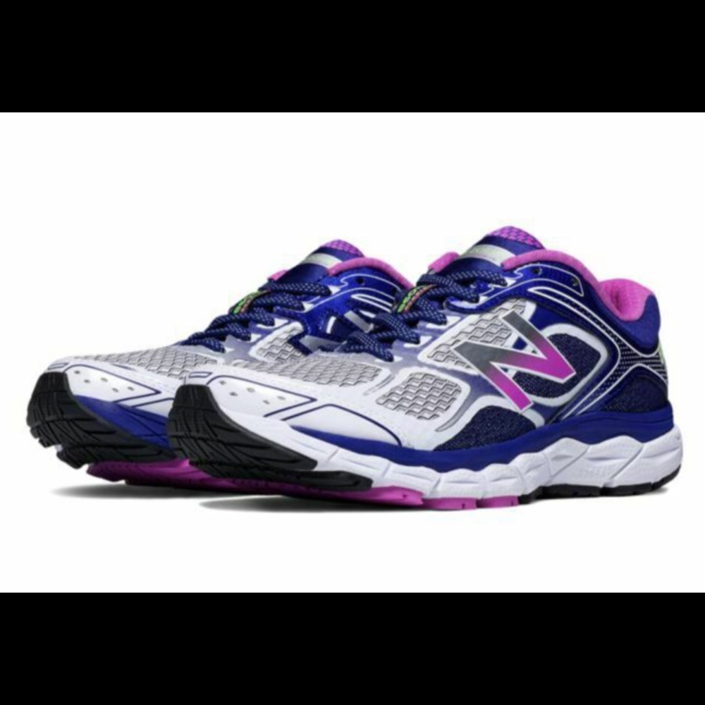 New Balance Running Shoes 860 V6 Size 9.5 - fun colors in very good condition!